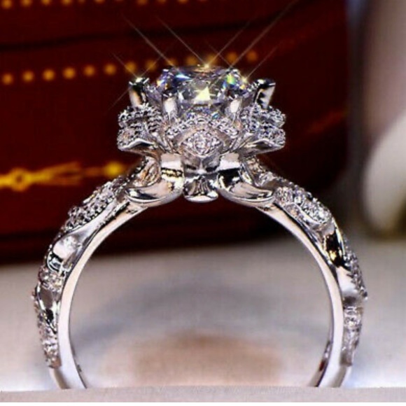 925 sterling silver Luxury Gorgeous Wedding Ring - Picture 4 of 8